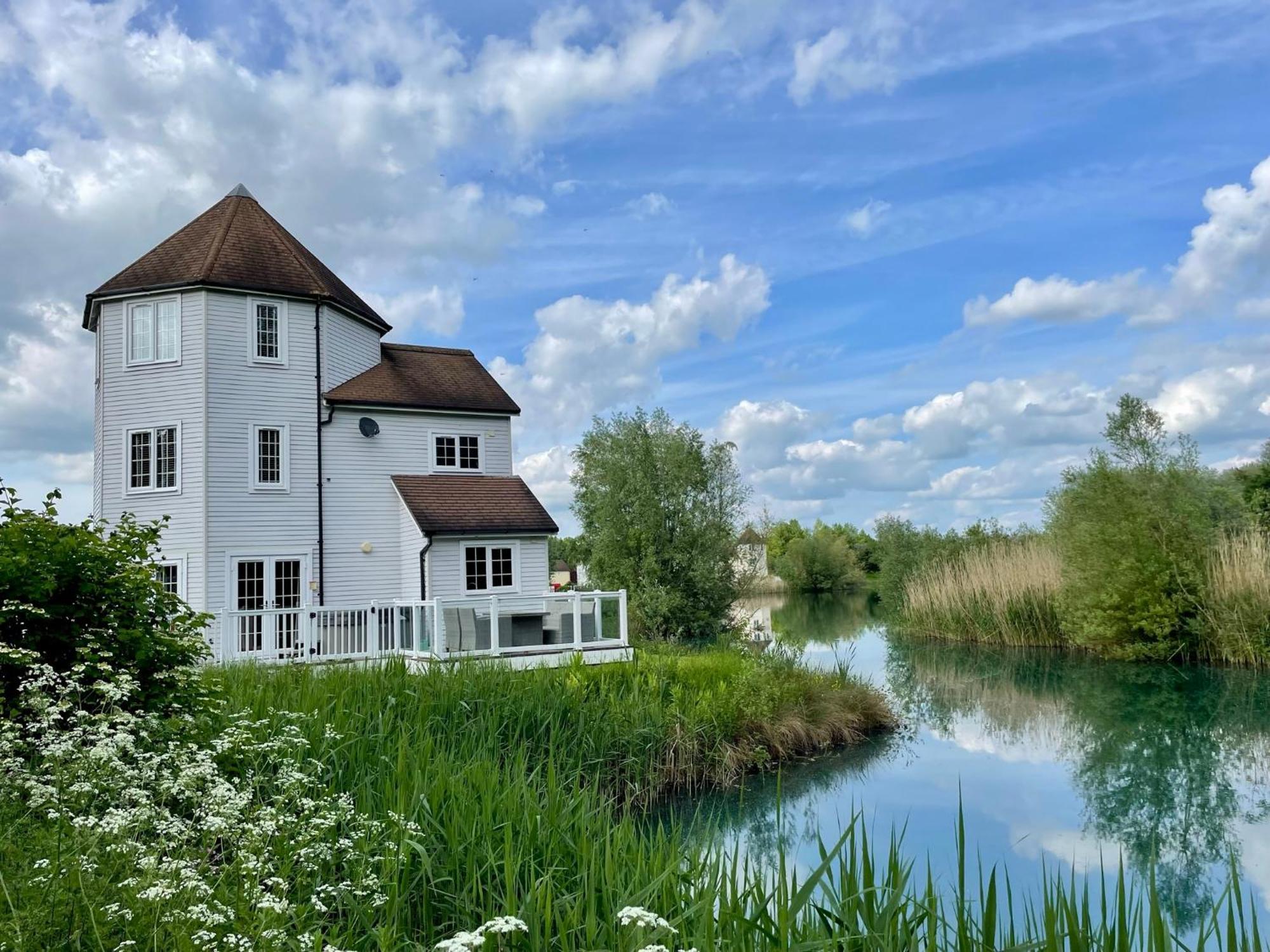Windrush Turret Lodge South Cerney Esterno foto